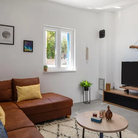 Holiday House With A Swimming Pool Zecevo Rtic, Rogoznica - 21157 بيت للعطل