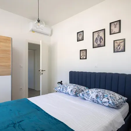 بيت للعطل Holiday House With A Swimming Pool Zecevo Rtic, Rogoznica - 21157 روغوزنيكا