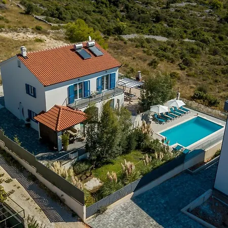 Holiday House With A Swimming Pool Zecevo Rtic, Rogoznica - 21157 بيت للعطل